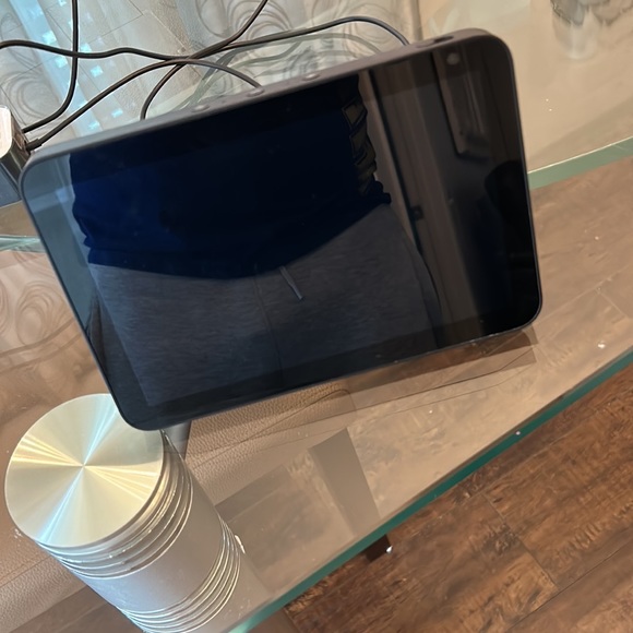 Amazon Alexa - Picture 1 of 3